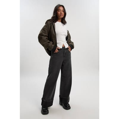 boohoo Dames Petite opgerolde hoge taille rechte pijp jeans | Washed Black | Maat: 10