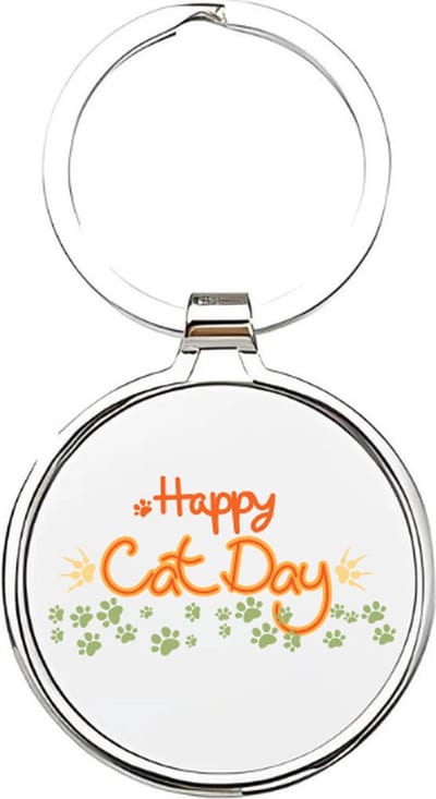 Akyol - Happy cat day Sleutelhanger - katten - Katten liefhebbers - Cat - kitten - Kattenbaasje - Huisdier - Kater - oranje kat - Dierendag - Katten sleutelhanger - 4 x 7,5 CM