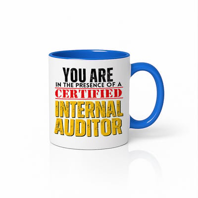 Witte & Blauwe Mok 330ml – “Certified Internal Auditor” Grappige Kantoor Mok – Cadeau voor Accountant & Auditor – Keramische Thee- en Koffiemok
