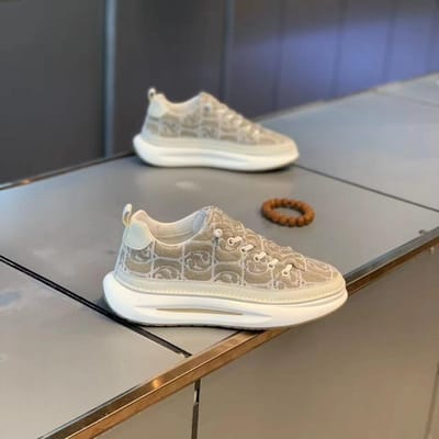 Lente en Zomer Nieuwe Herenschoenen Modieuze Eenvoudige Trendy Casual Schoenen Koreaanse Stijl Dikke Zool Lichtgewicht Sneakers voor Studenten Heren 44 gray