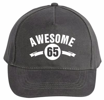 Mijncadeautje - 5 panel - Cap - Verstelbaar - Pet van 100% dik geborsteld katoen- unisex - opdruk wit - Awesome 65 jaar - chique grijs