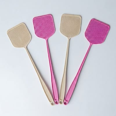 Vliegenmeppers Set van 4 – Kunststof – Met Schraaprand – Ophanggat – Stevig & Duurzaam - Roze & Lichtbeige - Insectenbestrijding