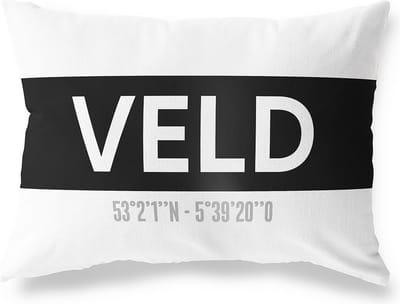 Tuinkussen VELD - NOORD-HOLLAND met coördinaten - Buitenkussen - Bootkussen - Weerbestendig - Jouw Plaats - Studio216 - Modern - Zwart-Wit - 50x30cm
