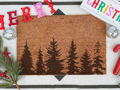 Christmas Forest Trees | 60x40 cm | Nieuwe huis cadeau | Ingangsmat | Deurmat met stijl | Verhuizing cadeau | Praktisch & trendy | Perfect voor binnenkomst | Cadeau voor nieuwe woning