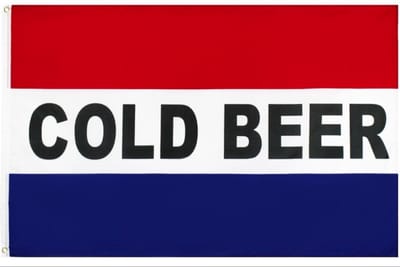 New Age Devi - Geniet van een koud biertje onder de Nederlandse driekleur - Vlag 150x90CM - Rood Wit Blauw - Cold Beer - Koud Bier - Polyester Vlag