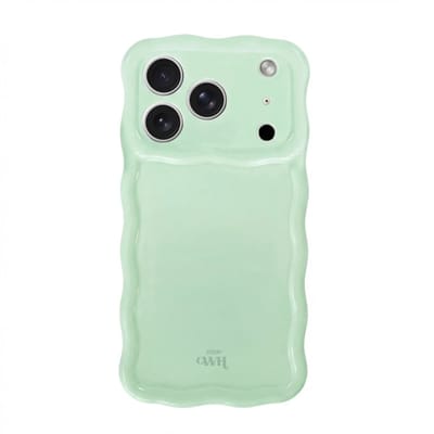 xoxo Wildhearts Glossy Wavy Case Sage Sorbet telefoonhoesje - Geschikt voor iPhone 17 Pro Max - Golvend hoesje - Glimmende silicone case met golven - Vlekbestendig - Camerabescherming - Groen
