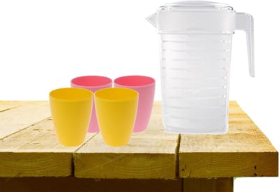 Set van 1x waterkan met deksel 1L met drinkbekers 2x roze en 2x geel