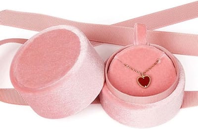 Luxe Ronde Fluwele Cadeaubox - Perfect voor Kettingen, Verloving en Cadeaus