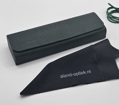 Designer brillenkoker van luxe kunstleer van hoge kwaliteit / groene brillendoos / brillenkoker en microvezeldoekje/ geweldig cadeau / merveilleux cadeau / boîte / Aland optiek / OB36.50.05 / brillenetui / etui / doos