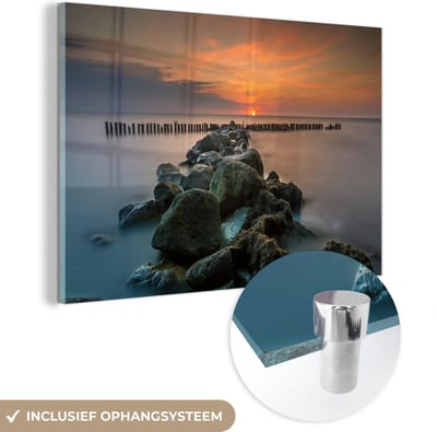 MuchoWow® Glasschilderij 120x80 cm - Schilderij acrylglas - Zee - Zon - Stenen - Foto op glas - Muurdecoratie woonkamer - Wanddecoratie slaapkamer - Schilderijen