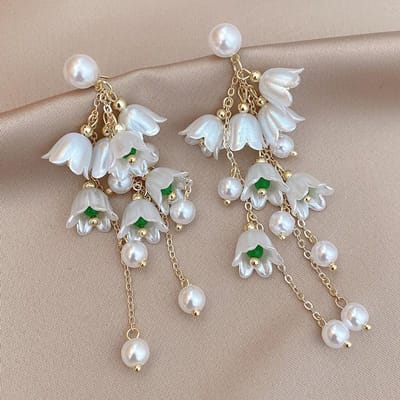 Temperament Elegante Lange Oorbellen Zilveren Naald Zoetwaterparel Lelietje-van-dalen Bloem Franje Oorbellen Vrouwen wit