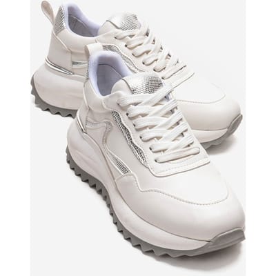 Whisper Casual Sneaker