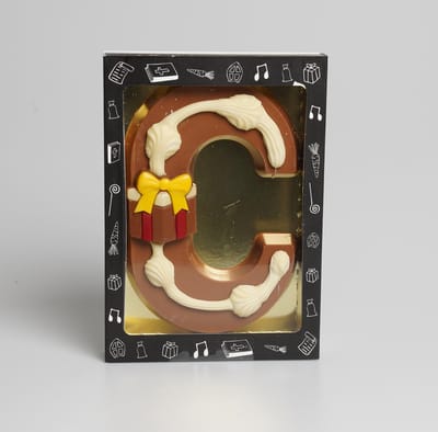Luxe Gedecoreerde Melk Chocolade Letter C - 240 Gram