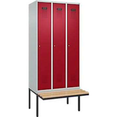 C+P Evolo Plus garderobekast, 3 vakken van elk 300 mm breed, zwevende bank, B 900 x D 815 x H 2120 mm, cilinder, lichtgrijs/ruy rood
