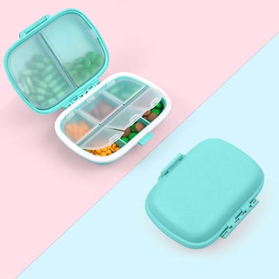 Set van 2 Draagbare Pillenorganizers – Wekelijkse Medicijnhouder – Pillendoos met 8 Compartimenten – Plastic Pillendoos – Pillendispenser voor Medicijnen, Supplementen en Vitaminen (Blauw)