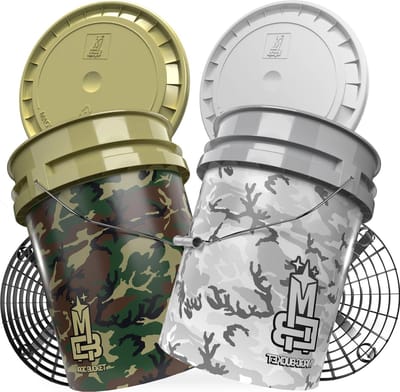 Magic Bucket unieke "Camo" emmerset bestaande uit; 2 x unieke Camo emmer 3,5 gallon (15L), 2x Grit Guard zwart, 2 x deksel!