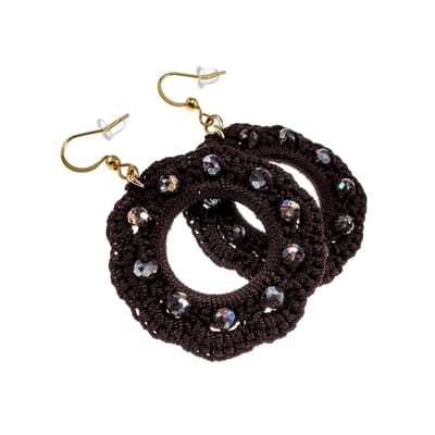 Exclusieve Donkerbruine Crochet Oorbellen met Kristallen, Haakoorbellen Dames, RVS Goudkleurig, Lengte 63mm - Handgemaakt esde2