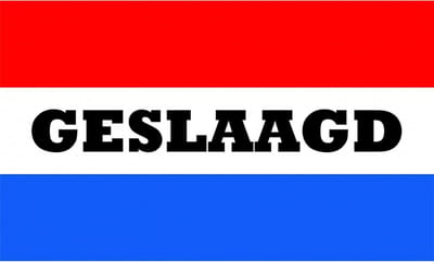 Bellatio Decorations Geslaagd Vlag - 90 x 150 cm - Nederlandse kleuren - feestvlag geslaagd - diploma/afgestudeerd