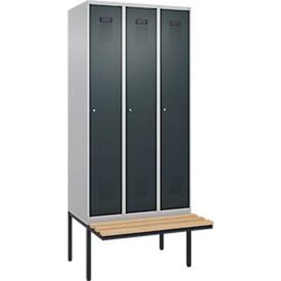 C+P Evolo Plus garderobekast, 3 vakken van elk 300 mm breed, zwevende bank, B 900 x D 815 x H 2120 mm, cilinder, blank aluminium/antraciet