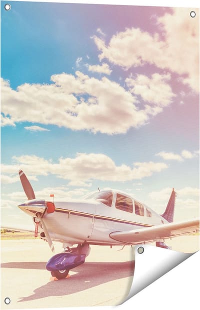 Gards Tuinposter Gelande Vliegtuig op de Luchthaven - 60x80 cm - Tuindoek - Tuindecoratie - Wanddecoratie buiten - Tuinschilderij