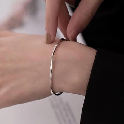 Nieuwe Mobius Gladde Manchet Open Armbanden Meisje Armband Vrouwen Bruiloft Sieraden Eenvoudige Mujer Armbanden Kerstcadeau brown