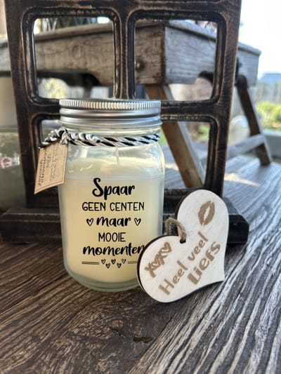 Creaties van Hier - Black & White scented candles Spaar geen centen met houten hartje – 13,5 cm – vanille