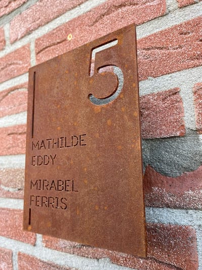 Naambord - naambordje - roest - verroest naambord - naamplaat - lasergesneden naambord - roestig naambordje - Corten staal - naam uit staal - stalen naambord - Verroest naambord - cortenstaal naamplaat