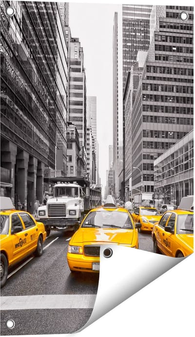 Gards Tuinposter New York Gele Taxi's - Zwart Wit - 40x60 cm - Tuindoek - Tuindecoratie - Wanddecoratie buiten - Tuinschilderij