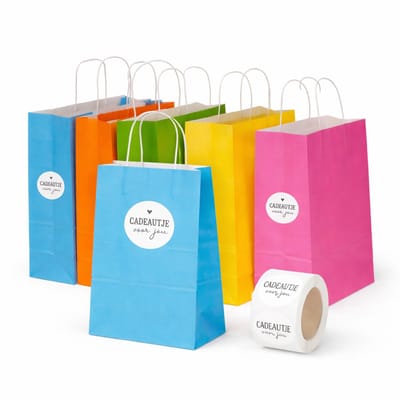 25 x papieren draagtassen Van Kraftpapier mix 1 kleuren 18x8x22cm Met Handvat en witte stickers cadeautje voor jou 4cm geel roos groen blauw oranje / Kraft Papieren Tasjes / Cadeautasjes met gedraaid handgrepen / Zakjes/