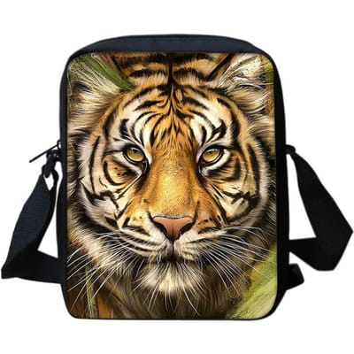 Tiger's nieuwe crossbodytas is veelzijdig, trendy en heeft een dierendruk die niet botst.. Het is een schoolverjaardagscadeau voor jongens en meisjes