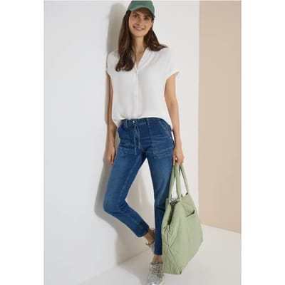 Jeans met Straight Leg pijpen en riemdetail