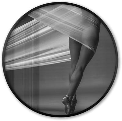 Poster in lijst Rond - Fotolijst 60x60 cm - Posters - Vrouw - Ballet - Dans - Lichaam - Ronde posterlijst zwart - Decoratie - Wanddecoratie woonkamer - Muurdecoratie slaapkamer