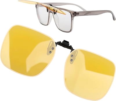 Clip-on-bril voor 's nachts, overbril met HD-gele glazen, lichtgewicht en comfortabel, voor mannen en vrouwen, unisex, voor autorijden, buitenactiviteiten, reizen en sport