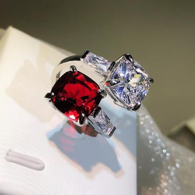 Europese en Amerikaanse Zilveren Ring Edele en Elegante Dames Gezet met Hete Rode Robijn Open Ring Adjustable opening gray