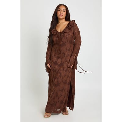 boohoo Dames Plus Burnout Chiffon Ruffle Midaxi Jurk | Chocoladebruin | Maat: 44