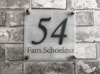 Naambordje / huisnummer voordeur dubbel Opaal met helder plexiglas