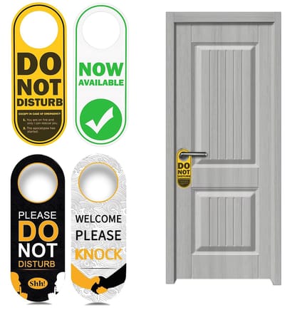 Dailygoods- Deurbordje Dubbelzijdig - Niet Storen/Klop - 2 Stuks - PVC - Humoristische Slogan - Afmetingen 22x8/24x9 cm - Deurhanger