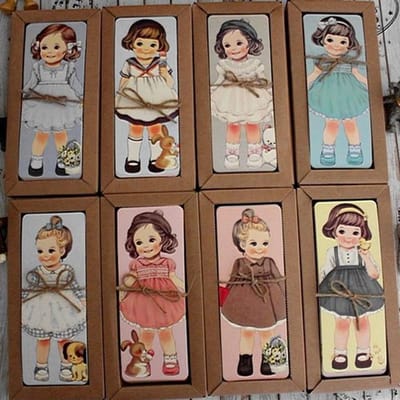 Retro - Vintage Boekenlegger - Bladwijzer met print meisje - old look - Tag - Label - Label Geboorte - Cadeaulabel - Ansichtkaart | Set van 30 stuks | Label - Gift kaart - Brief kaart | Uitdeelcadeau - Traktatie Feestje - Feest - Boekaccessoire