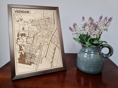Decoratief Beeld - Houten Van Veendam - Hout - Bekroned - Bruin - 21 X 30 Cm
