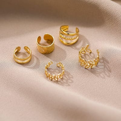 New Age Devi - 5 nep helix piercings - Voor een trendy en stijlvolle uitstraling - klem oorbellen en nep helix ringetjes in goudkleurig metaal.