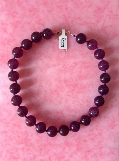 Ketting - colour stone necklace - paarse statement ketting met ronde kralen - ketting - statement ketting - ketting met kralen - paarse ketting - bubble grote kralen ketting - purple necklace - lange ketting - kralen ketting - schakelketting