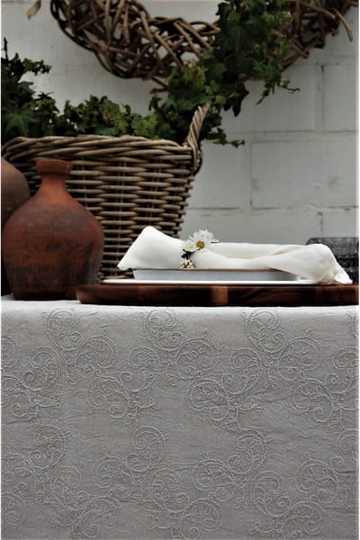 Tafellaken | Camille - Geborduurd Voile - Luxe Design - Gebroken Wit - 180 x 320 cm - Pimlico