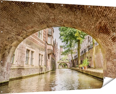 Gards Tuinposter Gracht in Utrecht onder de Brug - 180x120 cm - Tuindoek - Tuindecoratie - Wanddecoratie buiten - Tuinschilderij