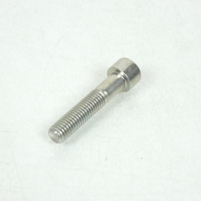 Vis M10 P150 L50mm pour scooter Yamaha 50 Aerox R 2013 à 2016 90110-10X00 Neuf