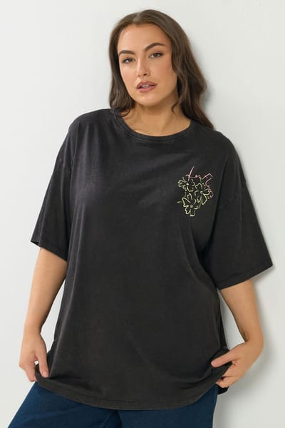 Yours Zwart Relaxed Tshirt Met 'Les Fleurs' Op De Achterkant Size 42