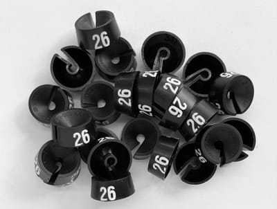 Bleijenberg Maatdopje maat 26 zwart - Maataanduiding voor kledinghangers per 25 stuks - Maatringetje Ø 20 mm - Kledinghangers - Kleerhanger - Kapstok - Mark-Brics - wisersizer