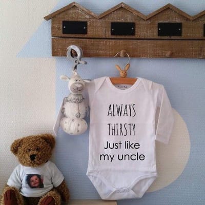 Rompertje lange mouw met tekst always Thirsty Just like my uncle Maat 74-80