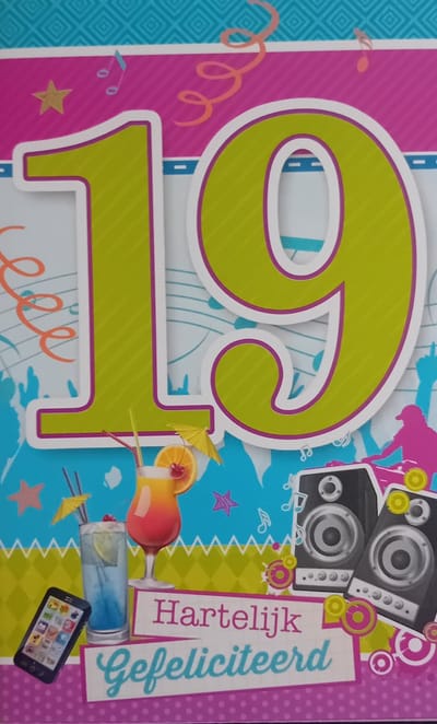 19 Jaar Gefeliciteerd - Luxe verjaardagskaart - 12x17cm - Gevouwen Wenskaart inclusief envelop - Leeftijdkaart - 906526