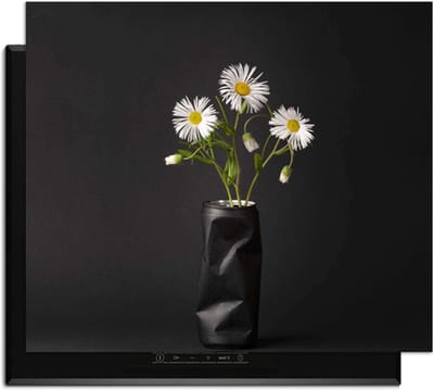 KitchenArt - Urban Daisy - Inductie Beschermer - 65x52 cm - Kookplaat Beschermer - Luxe Afdekplaat Inductieplaat - Anti-slip & Oprolbaar - Beschermmat Inductiekookplaat
