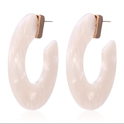 Marama - Oorbellen Carice Wit - vlindersluiting - subtiel - dames - gemêleerd - ronde oorbellen - hoops